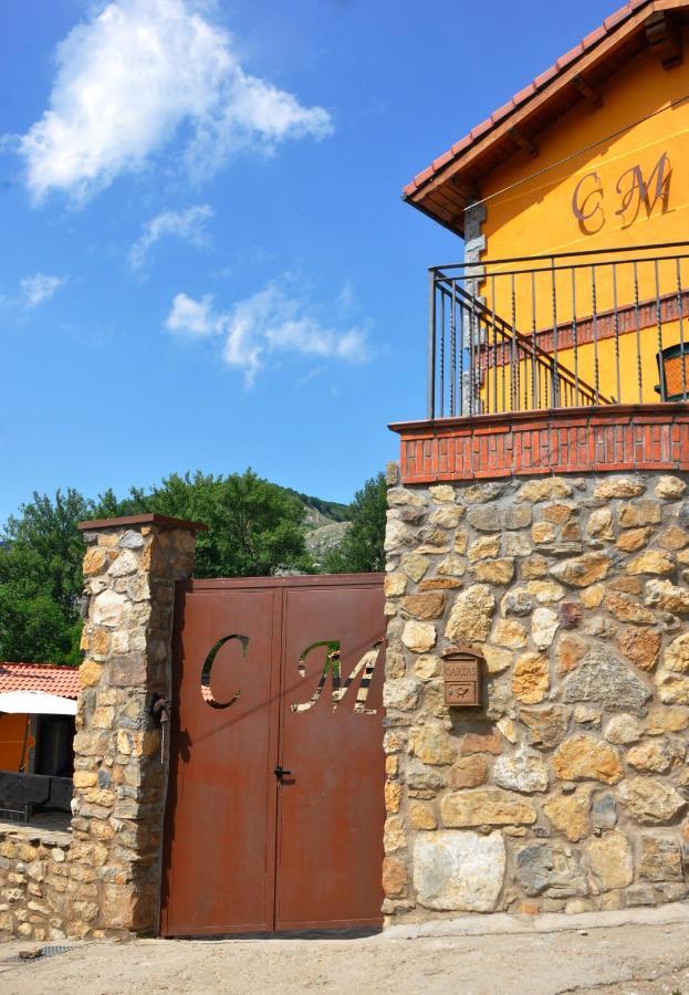 Apartamento Turistico Casas De Manuel La Pola de Gordon Exterior photo